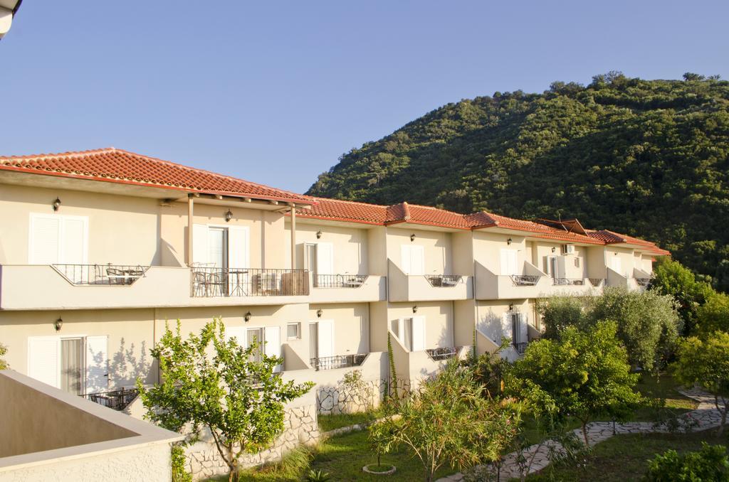 Hotel Elina Perdika  Esterno foto